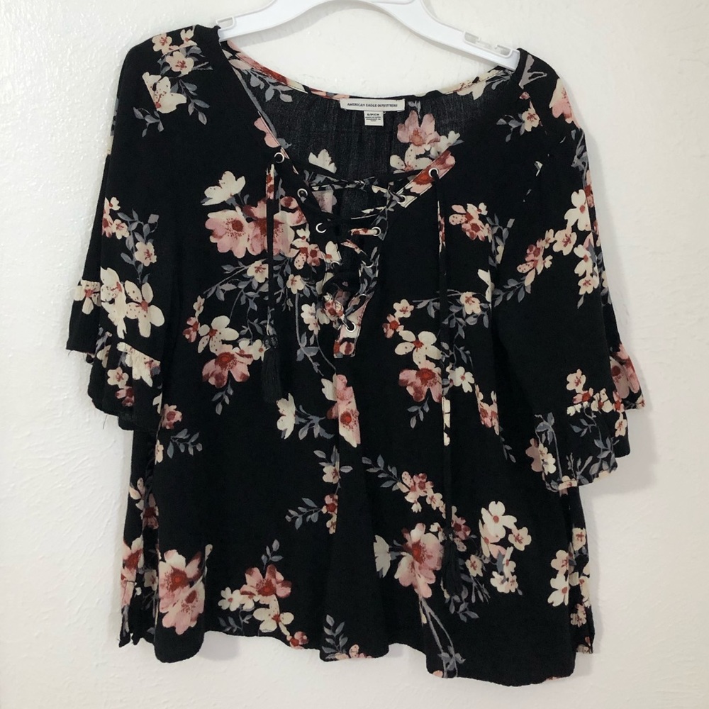 American Eagle black floral top